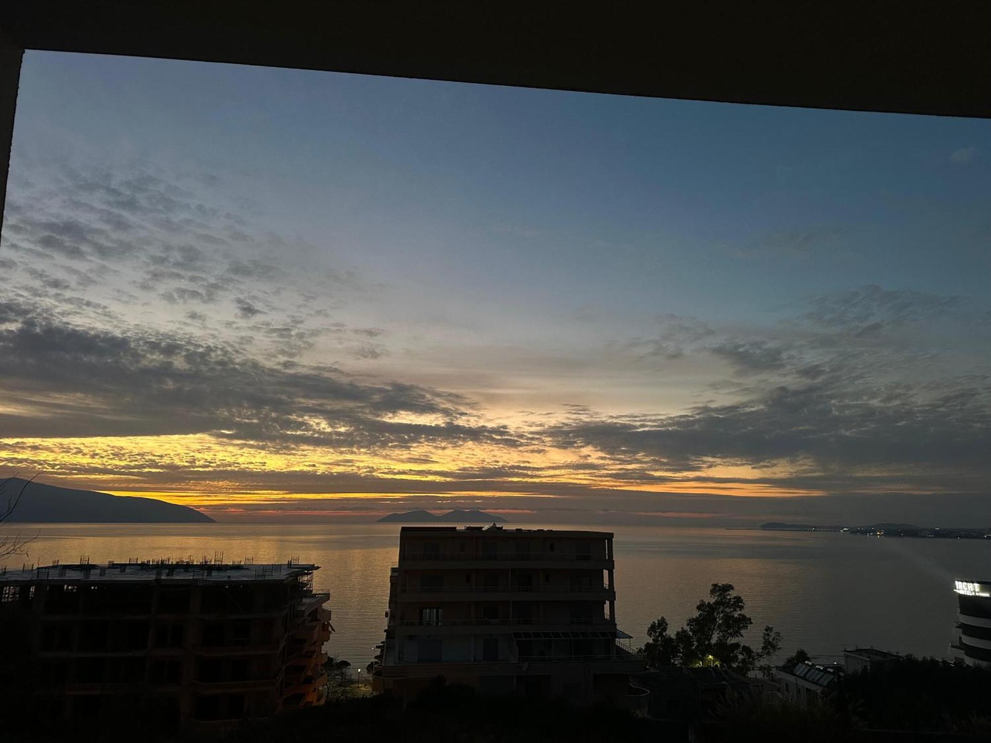 Sea View Apartment Влёра Экстерьер фото