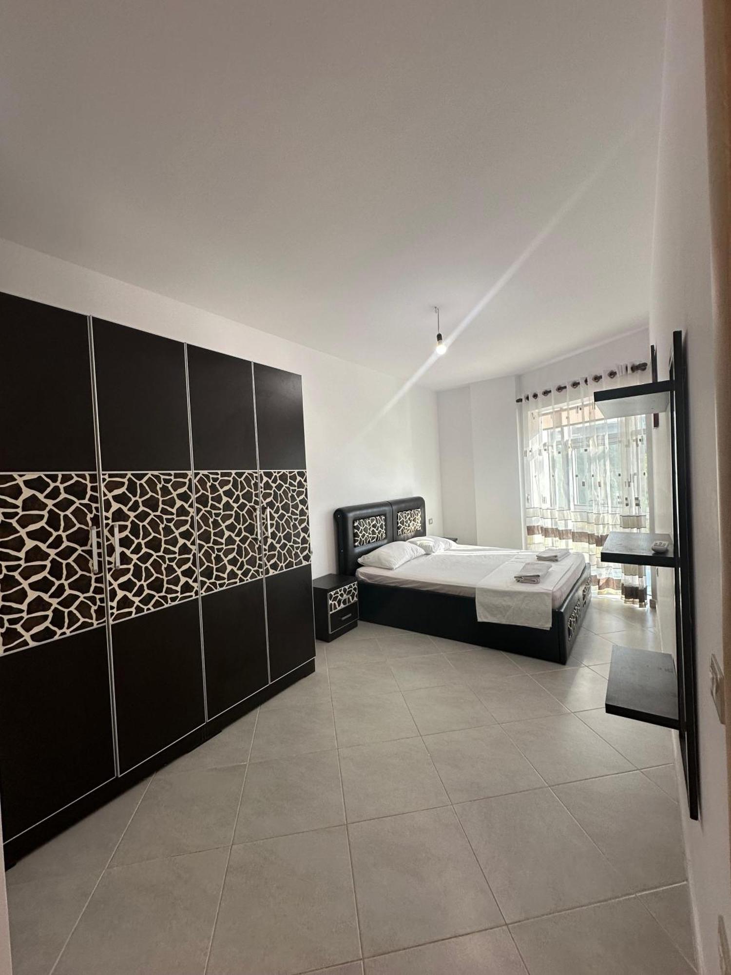 Sea View Apartment Влёра Экстерьер фото