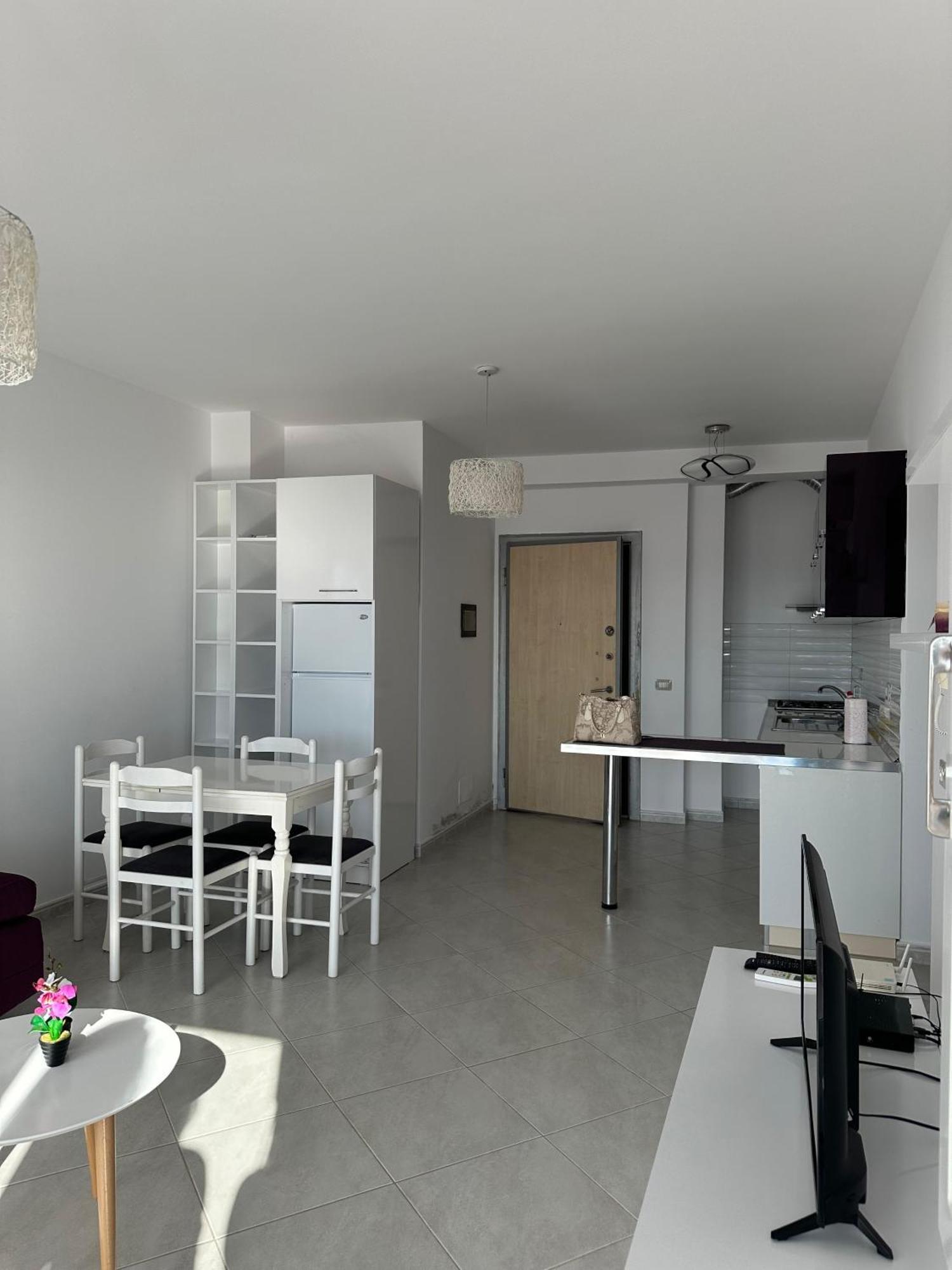 Sea View Apartment Влёра Экстерьер фото